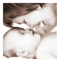7 Tips to Solve Problems After Birth Using Aromatherapy